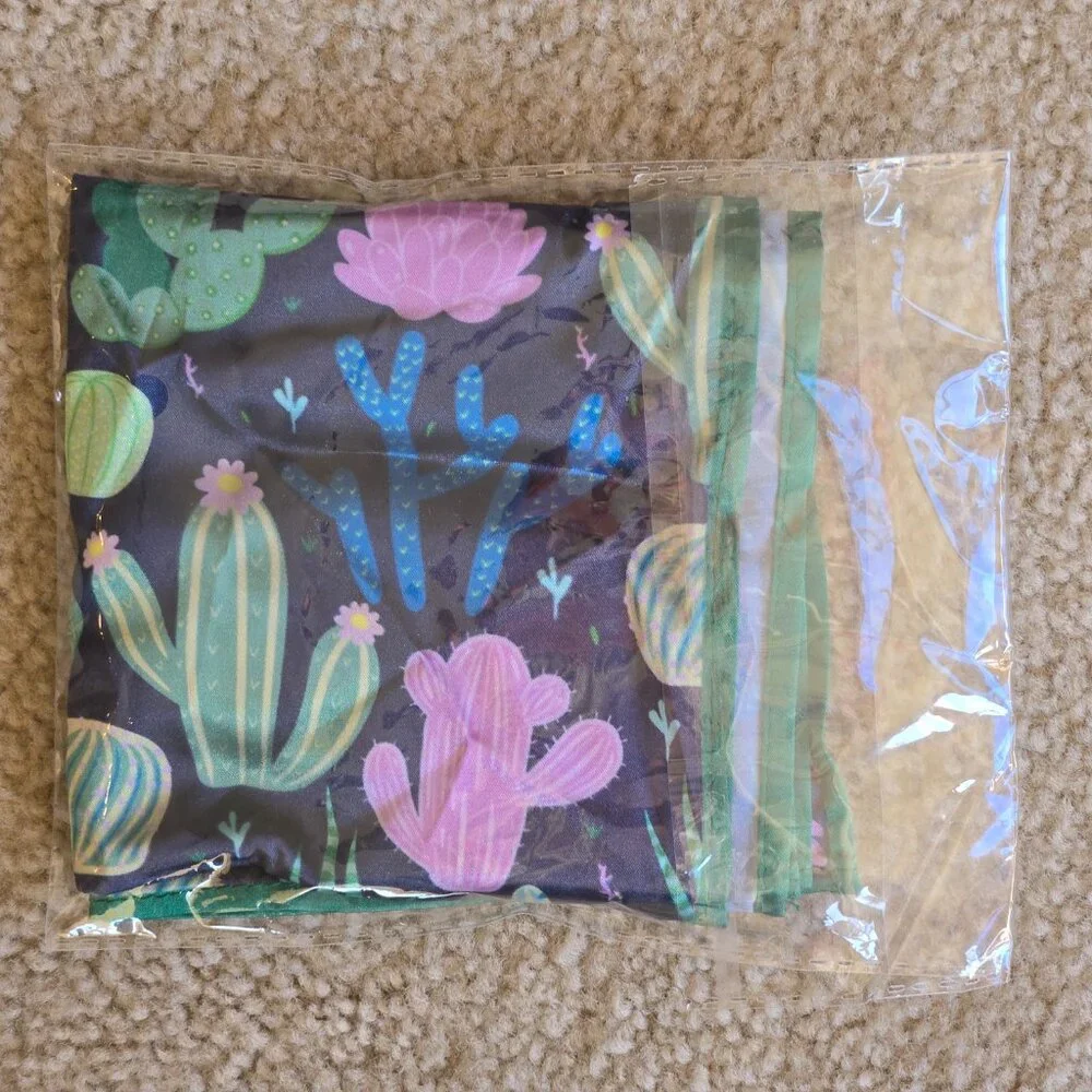 New Cactus Saguaro Desert Scarf Bandana Neckerchief - Picture 2 of 2